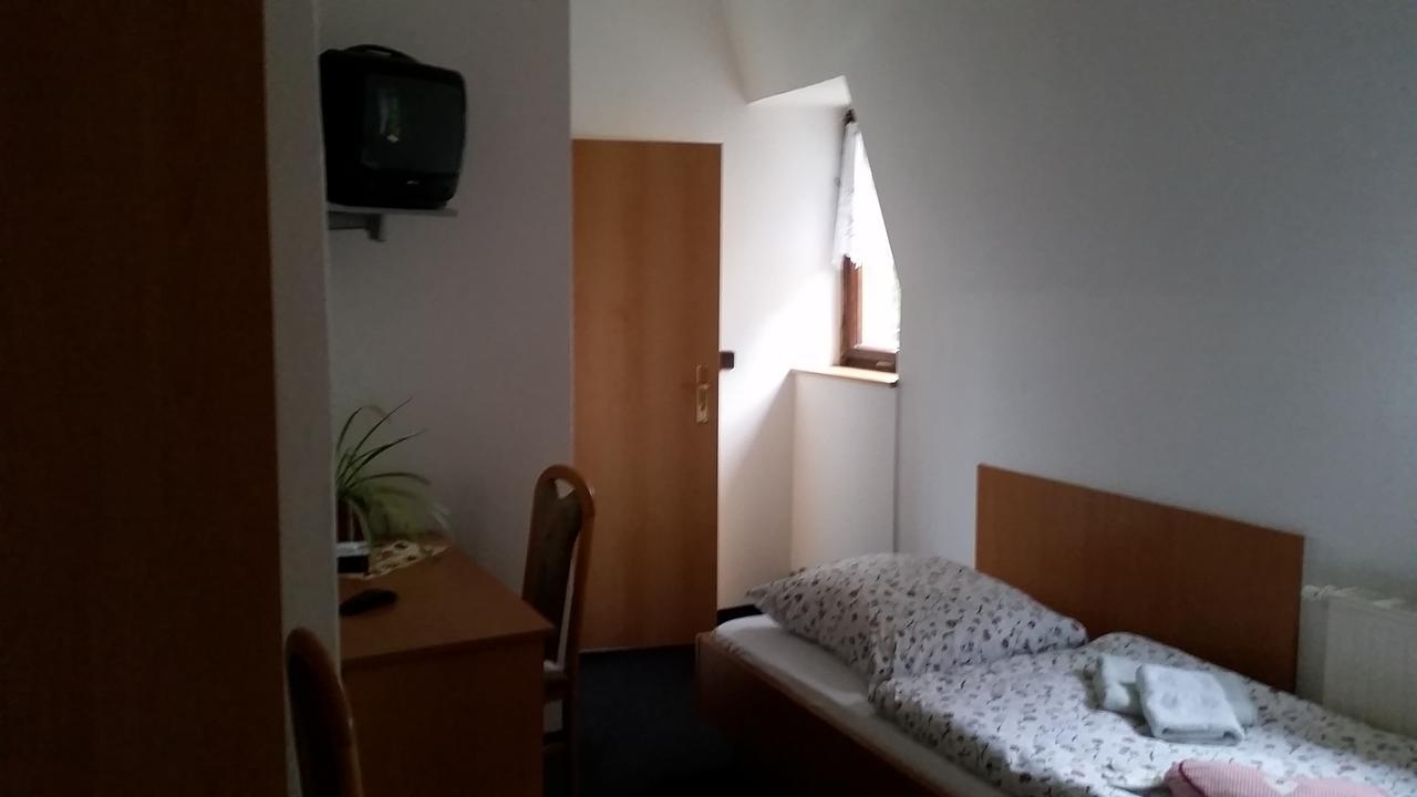 Pension Und Restaurant Die Burg Ehrenfriedersdorf Εξωτερικό φωτογραφία