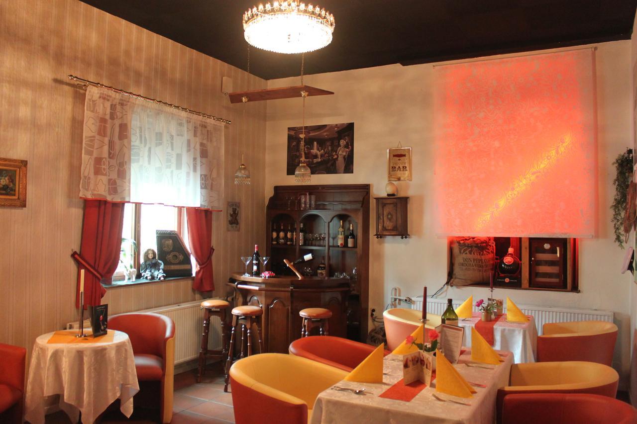 Pension Und Restaurant Die Burg Ehrenfriedersdorf Εξωτερικό φωτογραφία