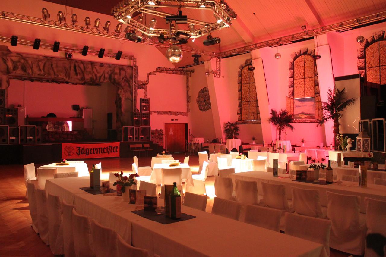 Pension Und Restaurant Die Burg Ehrenfriedersdorf Εξωτερικό φωτογραφία